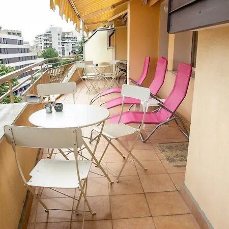 Joy In Top Center With Parking Apartament *